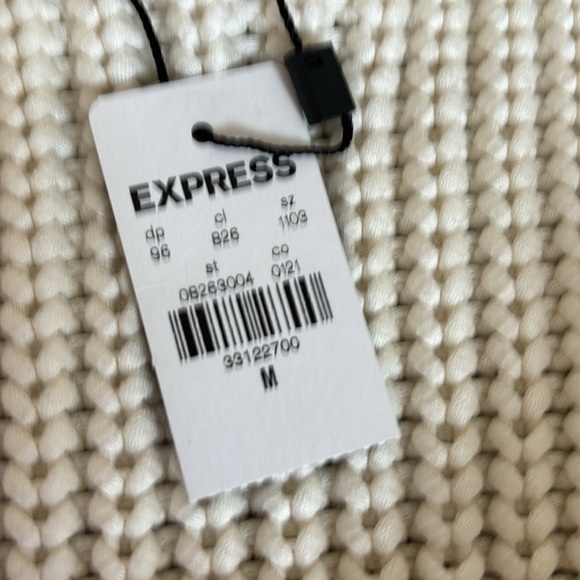 Express cable knot low cut cropped sweater! - Picture 5 of 8